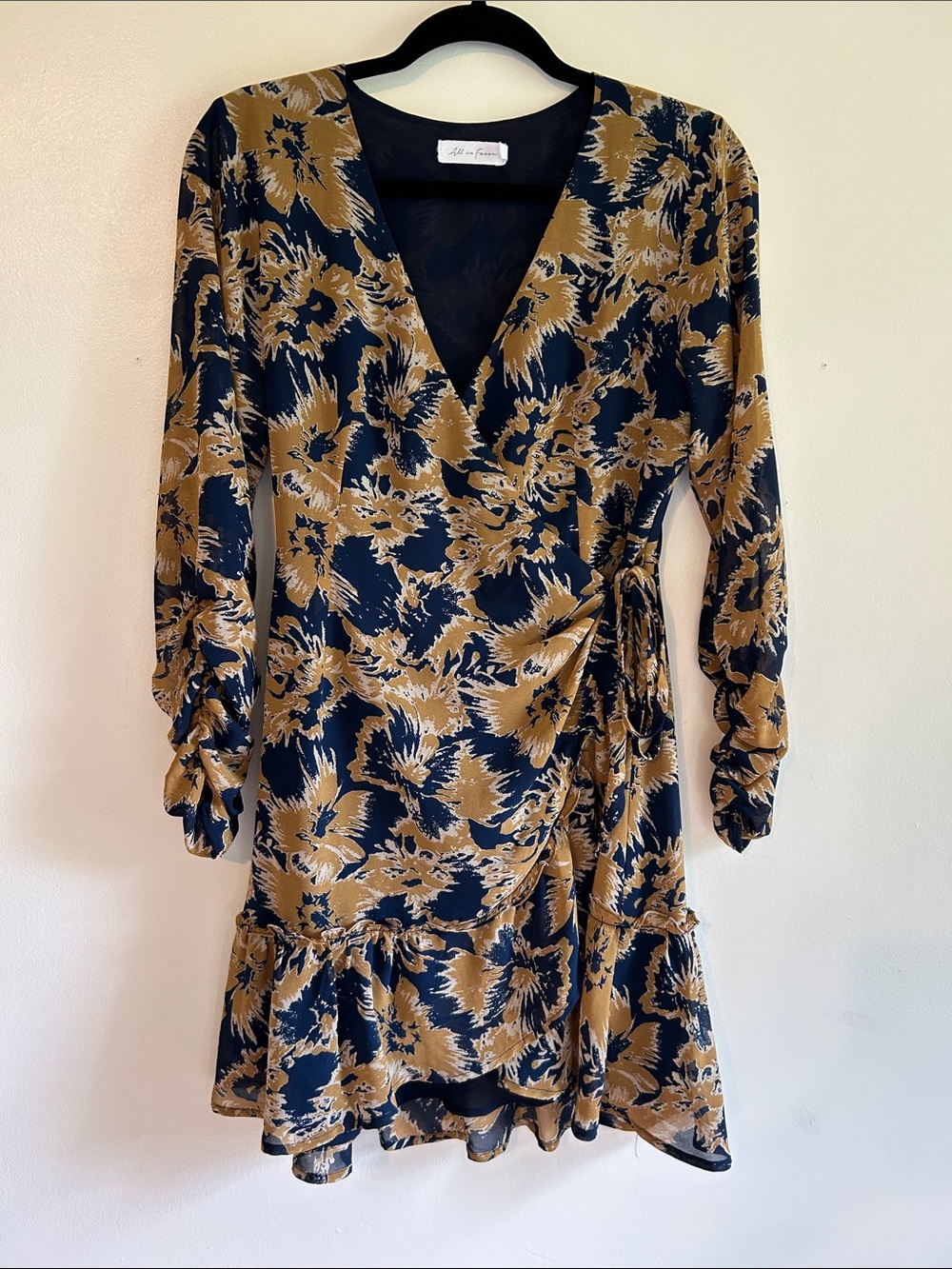 All in Favor Navy and Tan Floral Wrap Dress NWOT Size Small